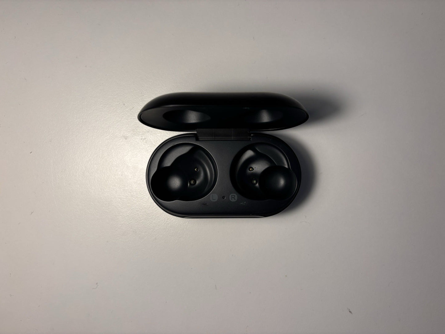 Samsung Galaxy Buds - NUR LADECASE - Schwarz (SM-R170NZKABGL)