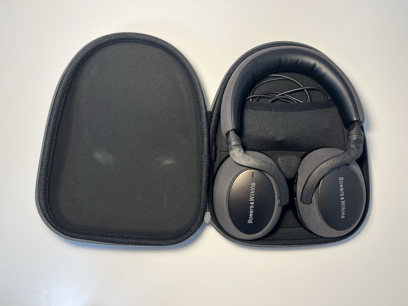 Bowers & Wilkins PX7 Bluetooth Over-Ear Kopfhörer - Space Grey (FP41289)