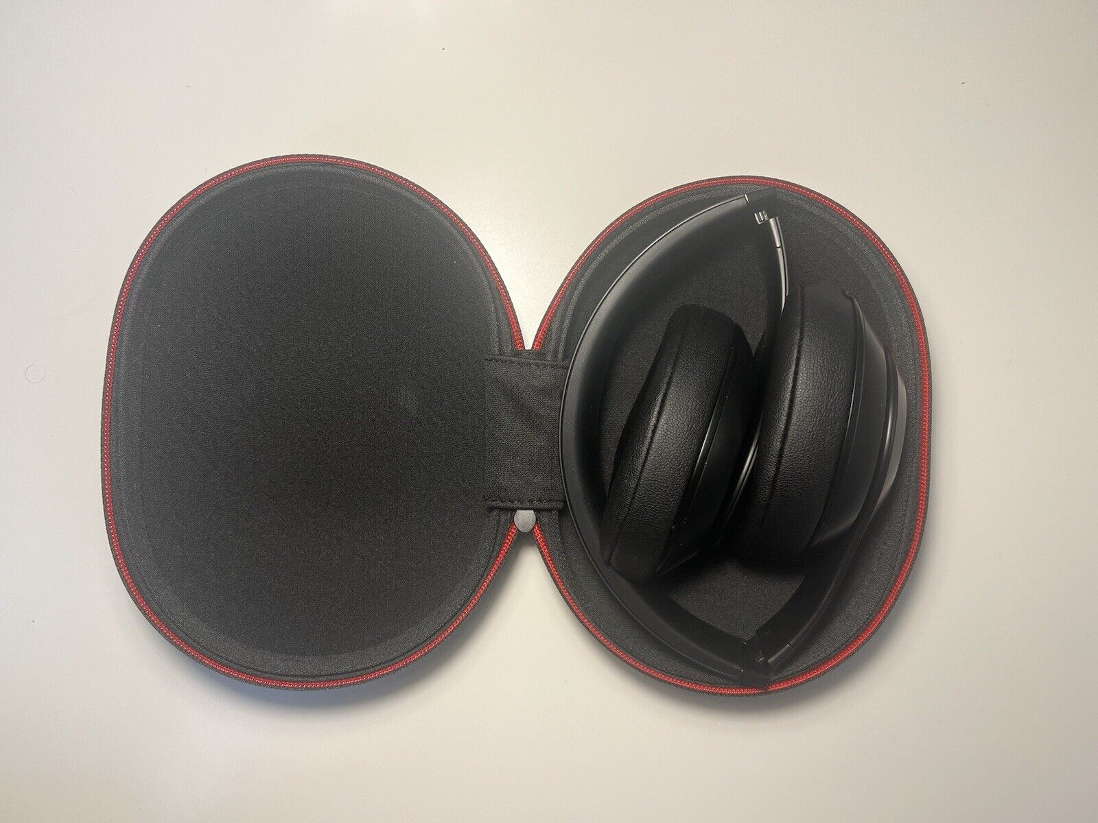 Beats by Dr. Dre Studio3 Bluetooth Over-Ear Kopfhörer - Matt Black